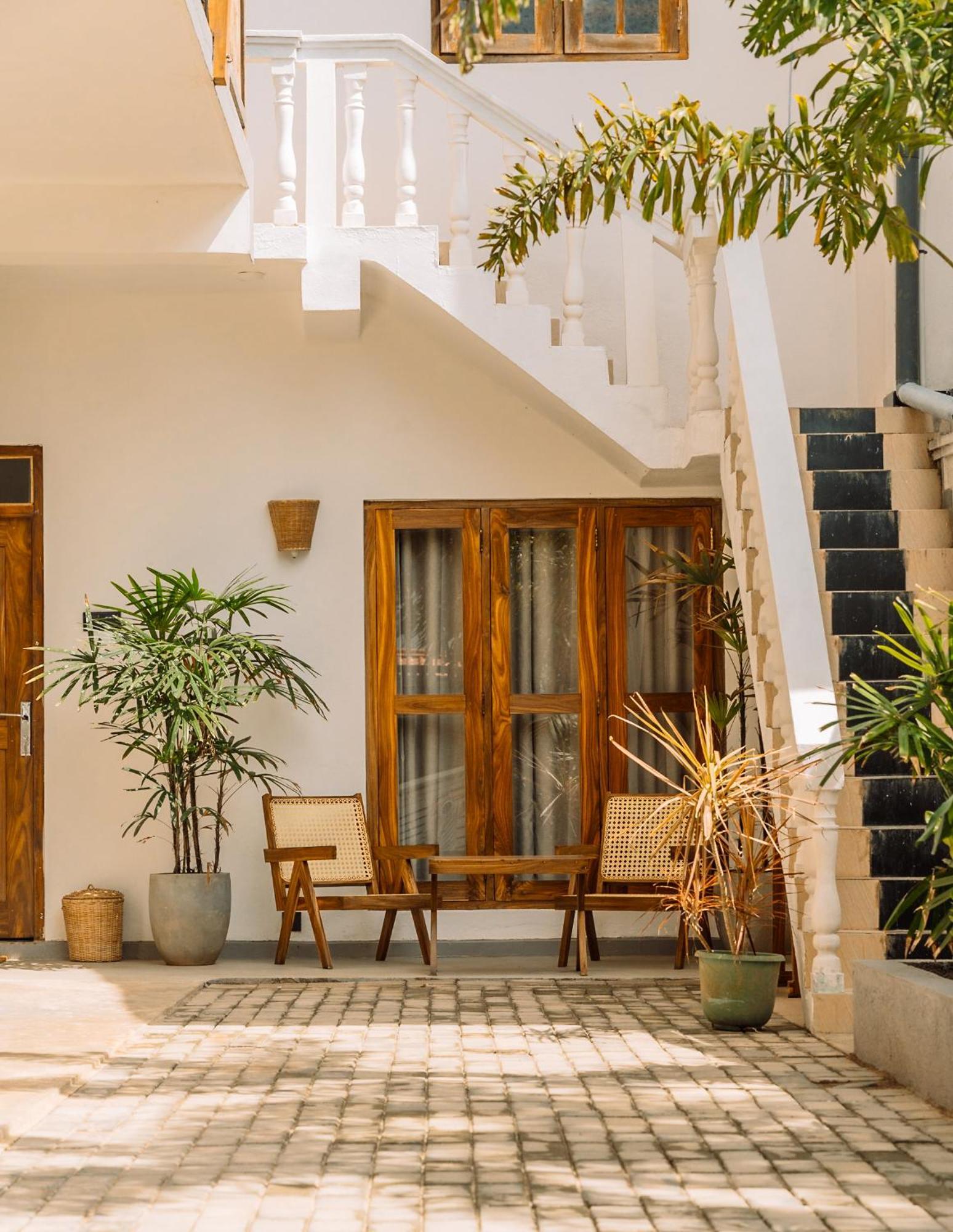 Lucky'S Surf Camp Bed & Breakfast Weligama Bagian luar foto