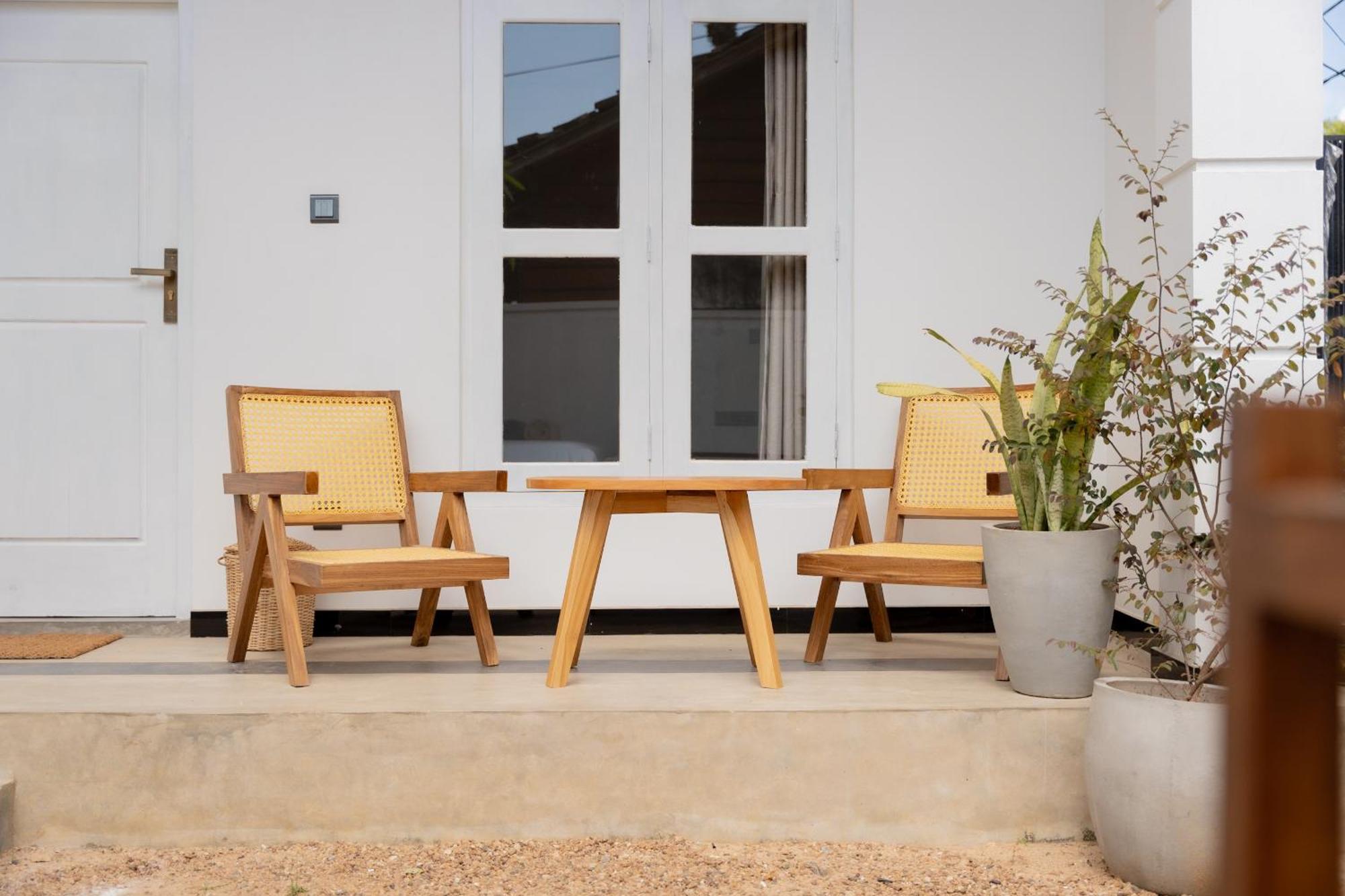 Lucky'S Surf Camp Bed & Breakfast Weligama Bagian luar foto